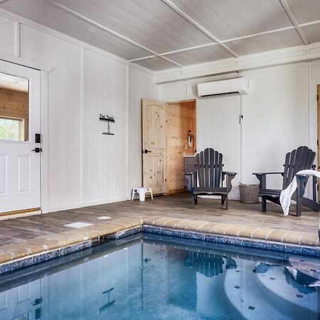 Private Indoor Pool Cabin W/ Game Room & Hot Tub! ピジョンフォージ エクステリア 写真